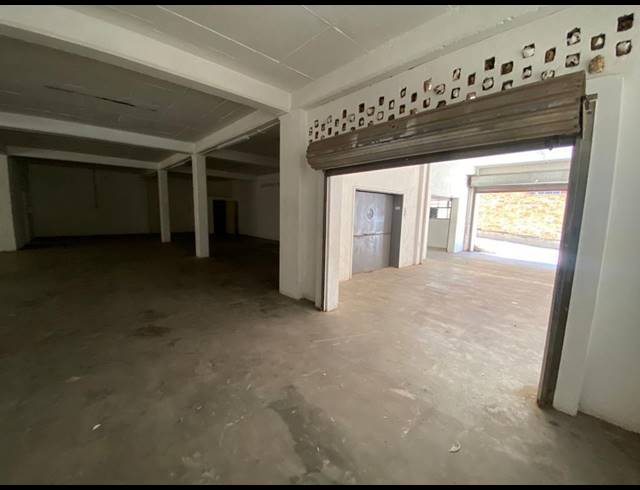 350M² WAREHOUSE TO LET IN INDUSTRIA NORTH